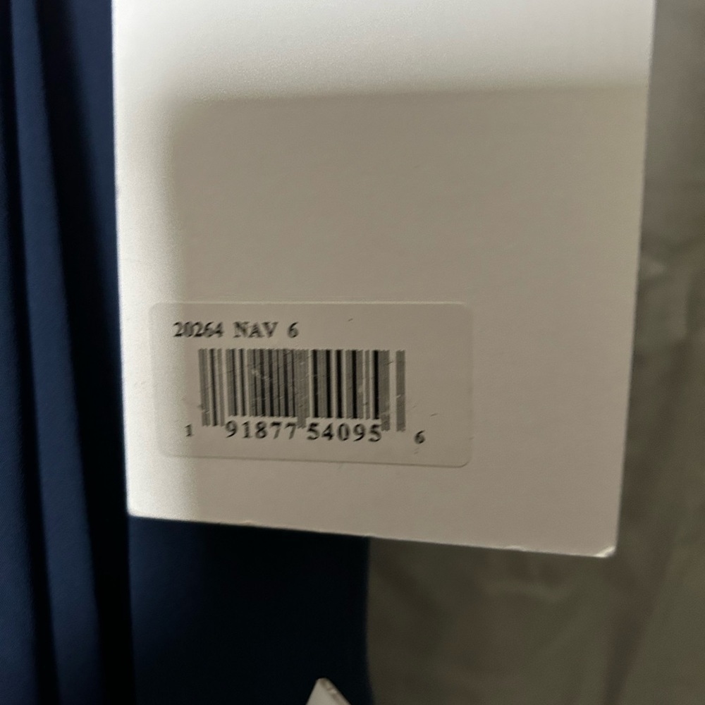 Mac Duggal 20264 NWT APPLIQUED CAP SLEEVE BODICE FLOWY GOWN - Picture 7 of 13